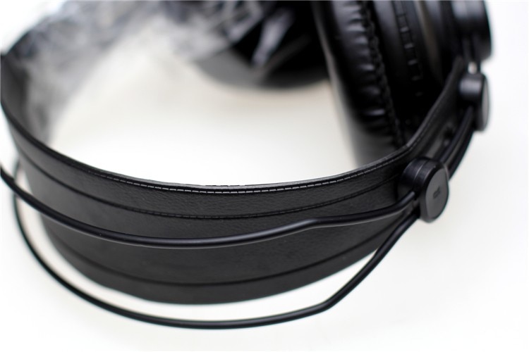 Stereo Black Headphones Stereo Black Headphones