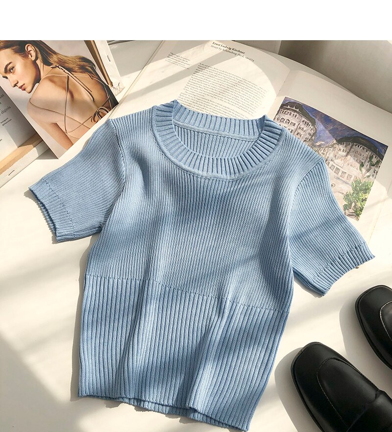 Women's Short Sleeved Knitted Crop Top