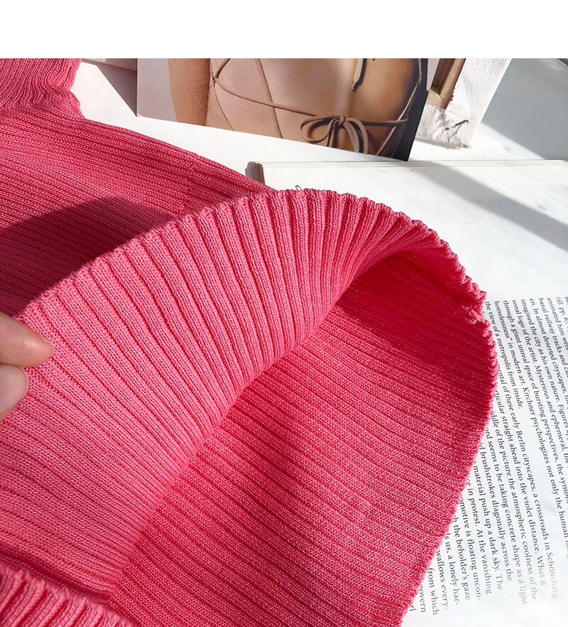 Women's Short Sleeved Knitted Crop Top