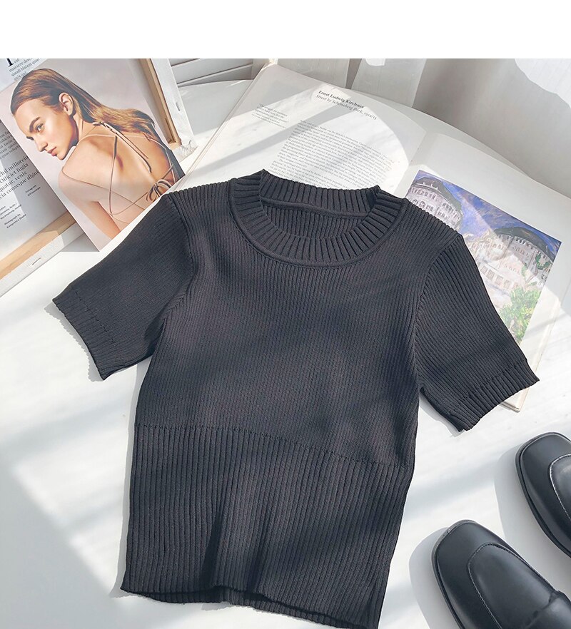 Women's Short Sleeved Knitted Crop Top