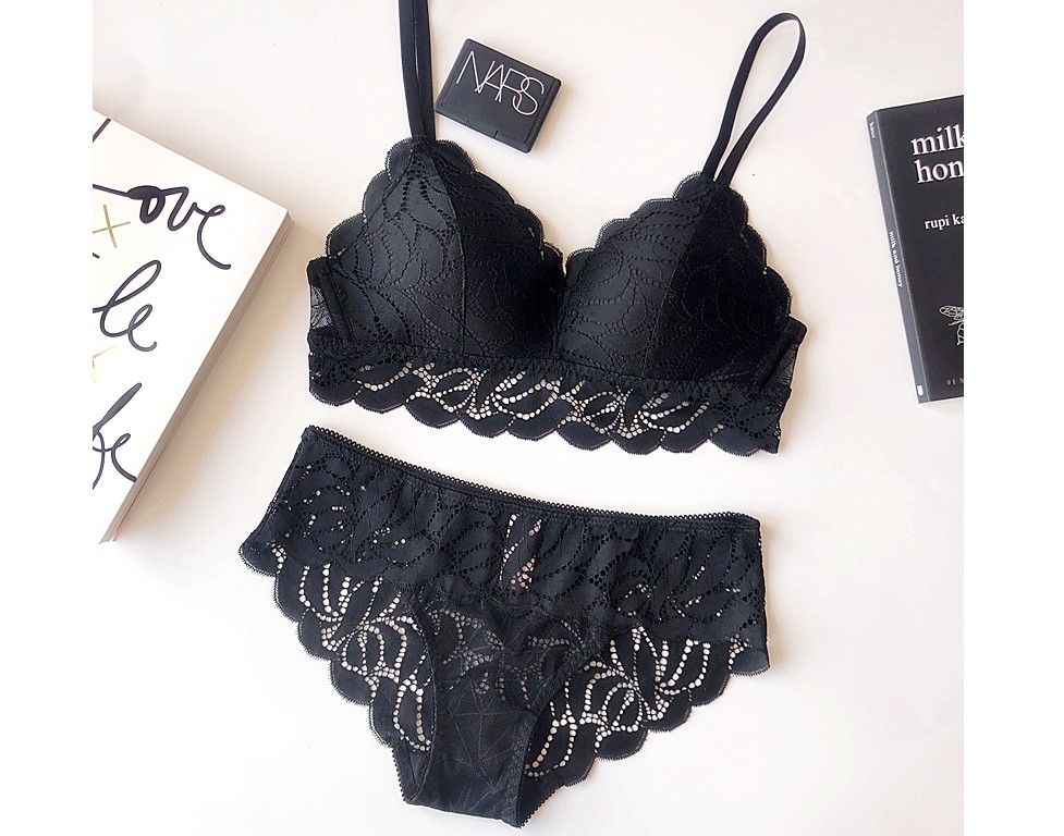 Women's Petal Lace Bra and Panties 2 Pcs Set