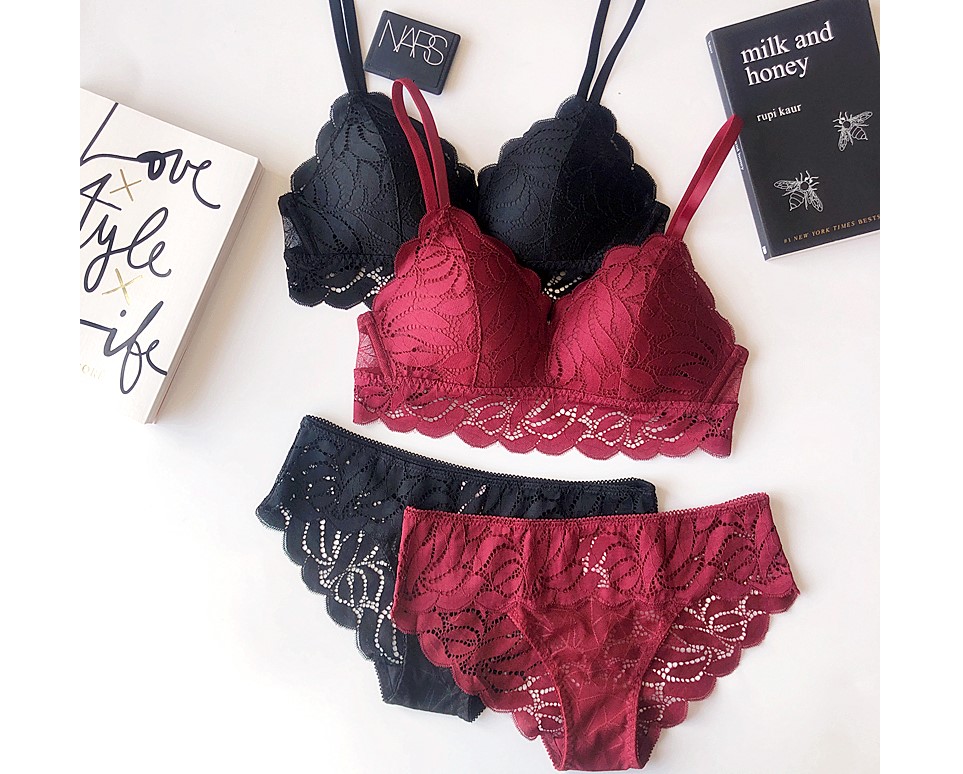 Women's Petal Lace Bra and Panties 2 Pcs Set