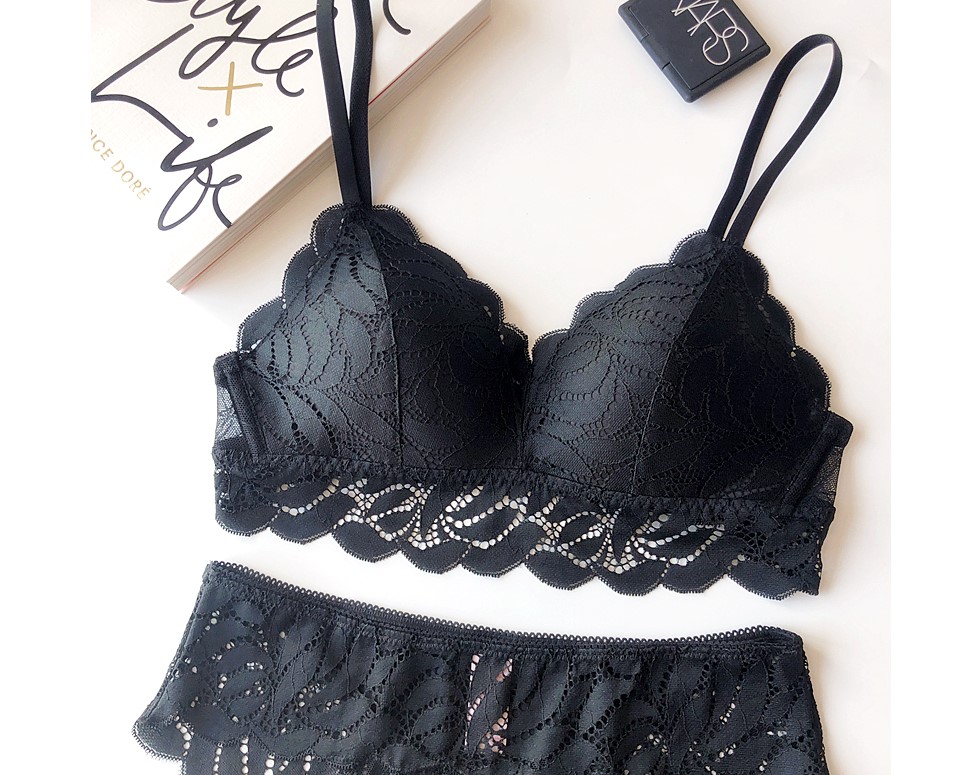 Women's Petal Lace Bra and Panties 2 Pcs Set