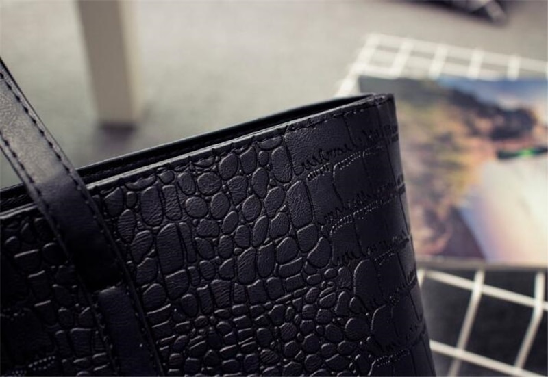 Women's Alligator Leather Shoulder Bag