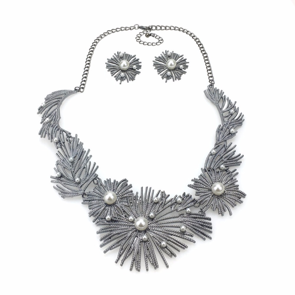 Star Patterned Jewelry Set
