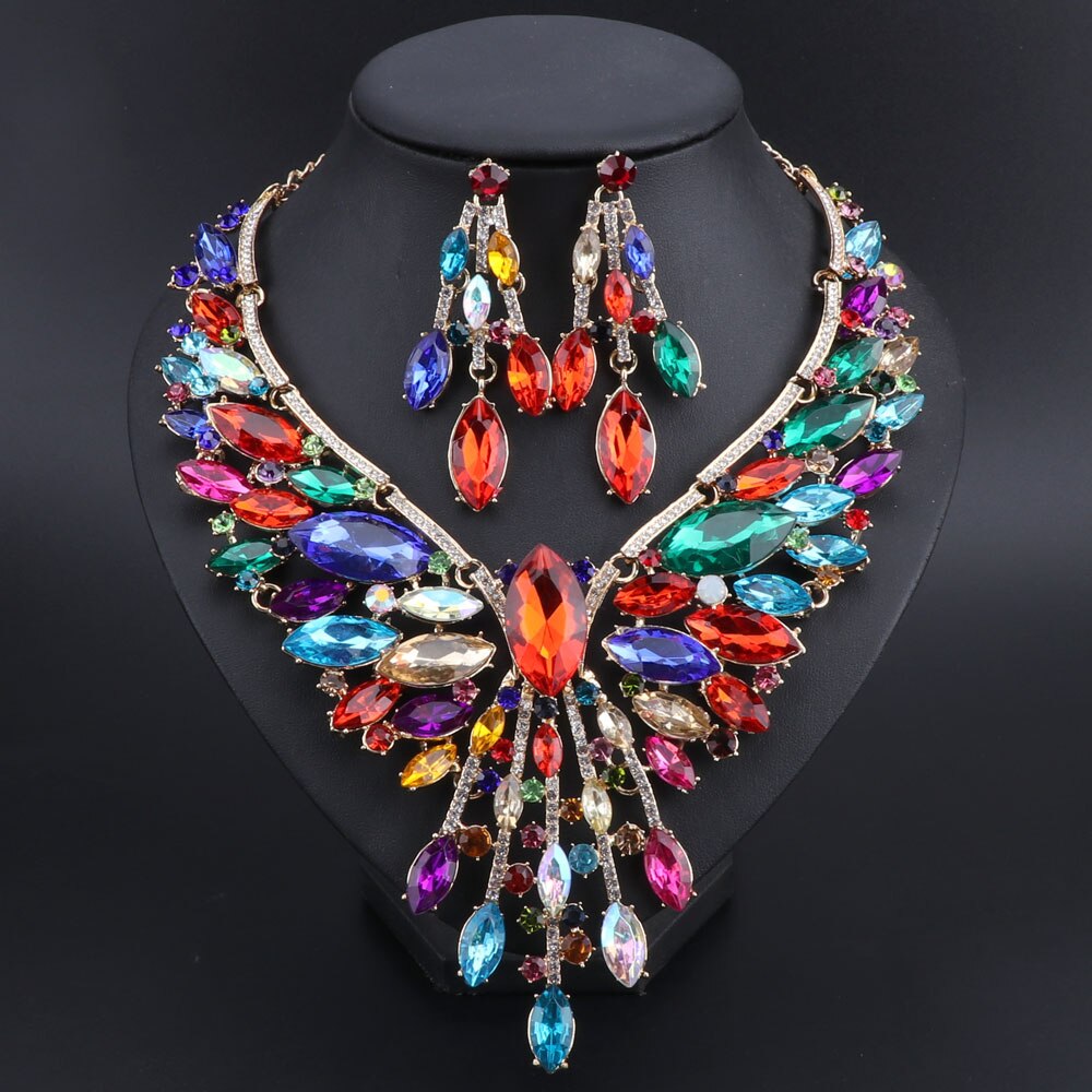 Luxurious Bridal Necklace and Earrings Set