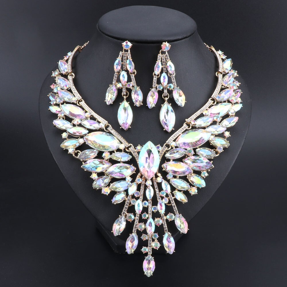 Luxurious Bridal Necklace and Earrings Set