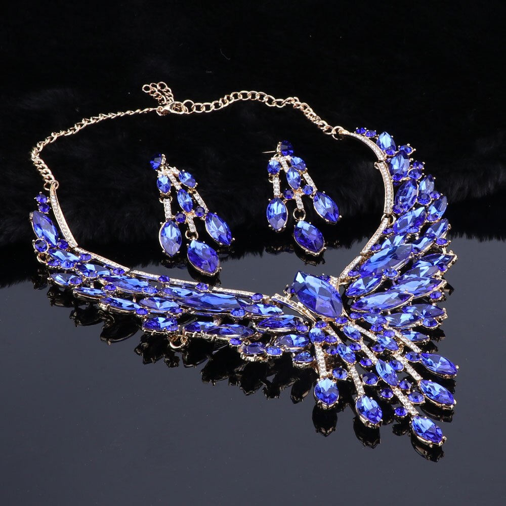 Luxurious Bridal Necklace and Earrings Set